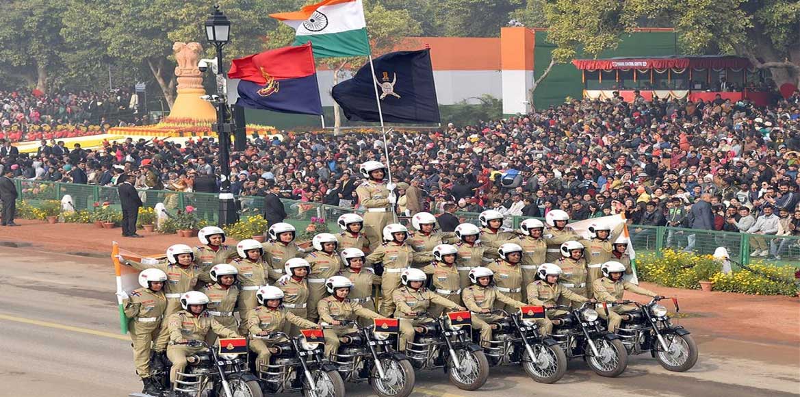 गणतंत्र दिवस परेड में नारी शक्ति का डंका - CG Sandesh