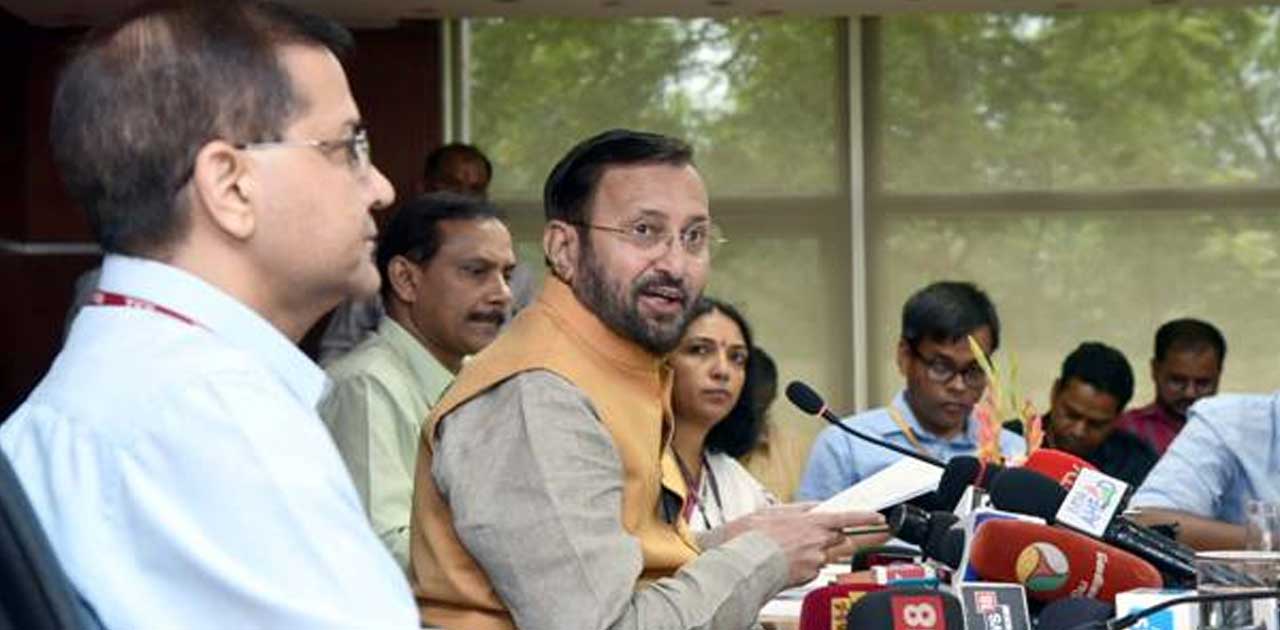 भारत अगले वर्ष अप्रैल तक बीएस VI वाहन उत्‍सर्जन मानकों को ला... - CG Sandesh