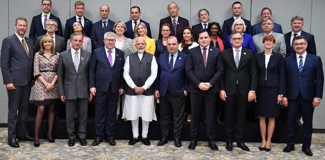 यूरोपीय संसद के सदस्‍यों ने प्रधानमंत्री श्री नरेन्‍द्र मोदी... - CG Sandesh