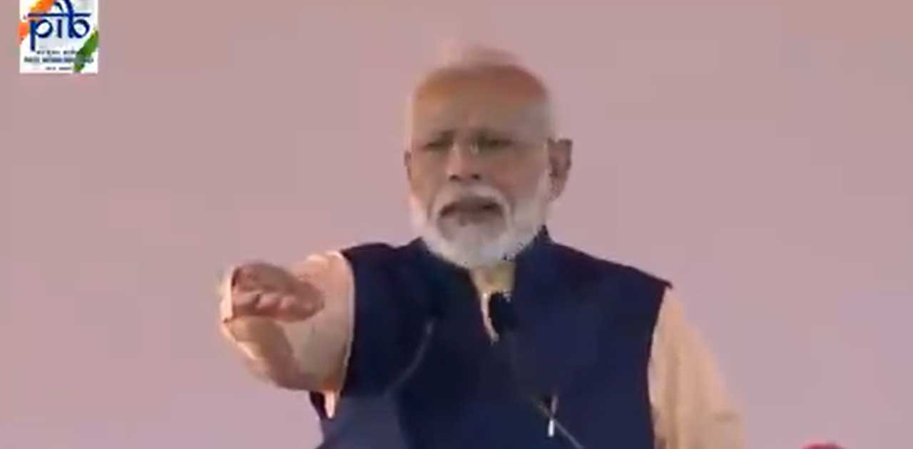 प्रधानमंत्री मोदी ने राष्ट्रीय एकता दिवस की शपथ दिलाई - CG Sandesh