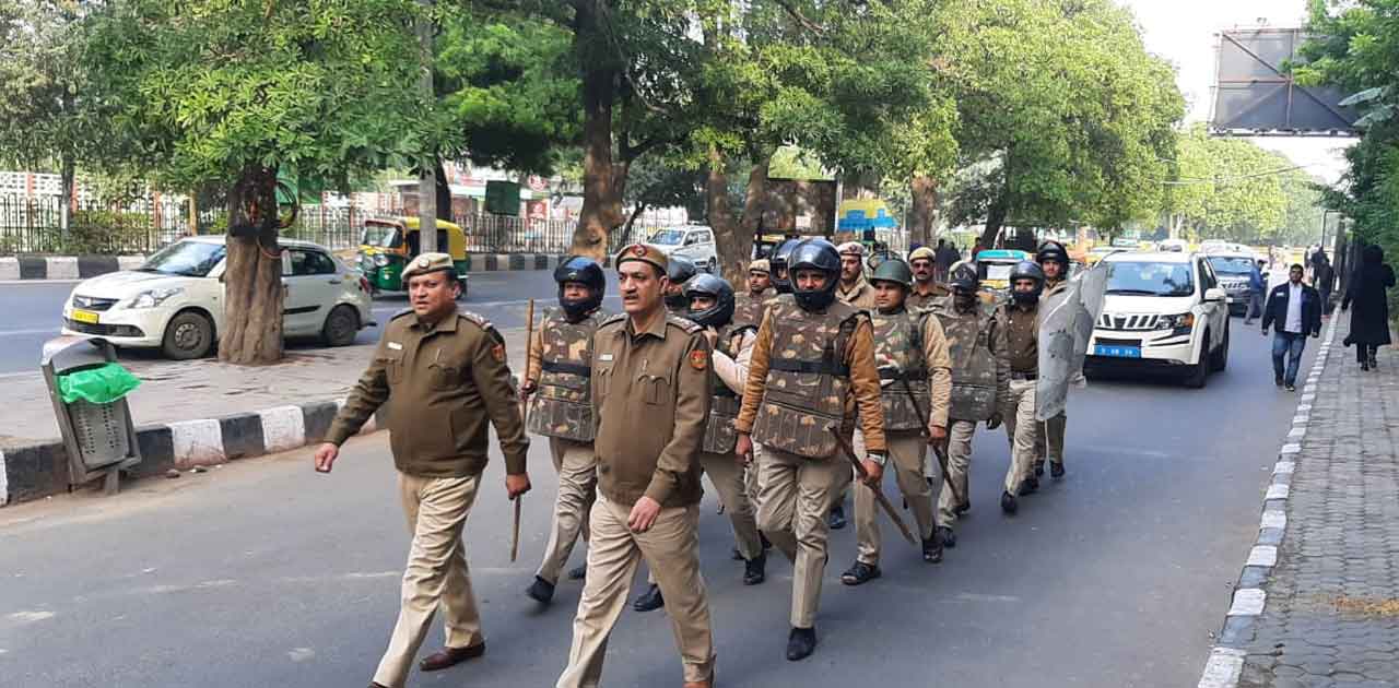 दिल्ली में प्रदर्शन के मद्देनजर कुछ स्थानों पर धारा 144 लगाई... - CG Sandesh