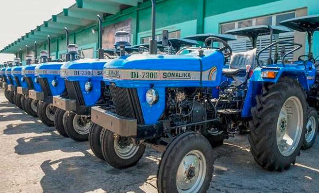 ट्रैक्टरों के लिए अगले वर्ष अक्टूबर से और निर्माण उपकरण वाहन... - CG Sandesh