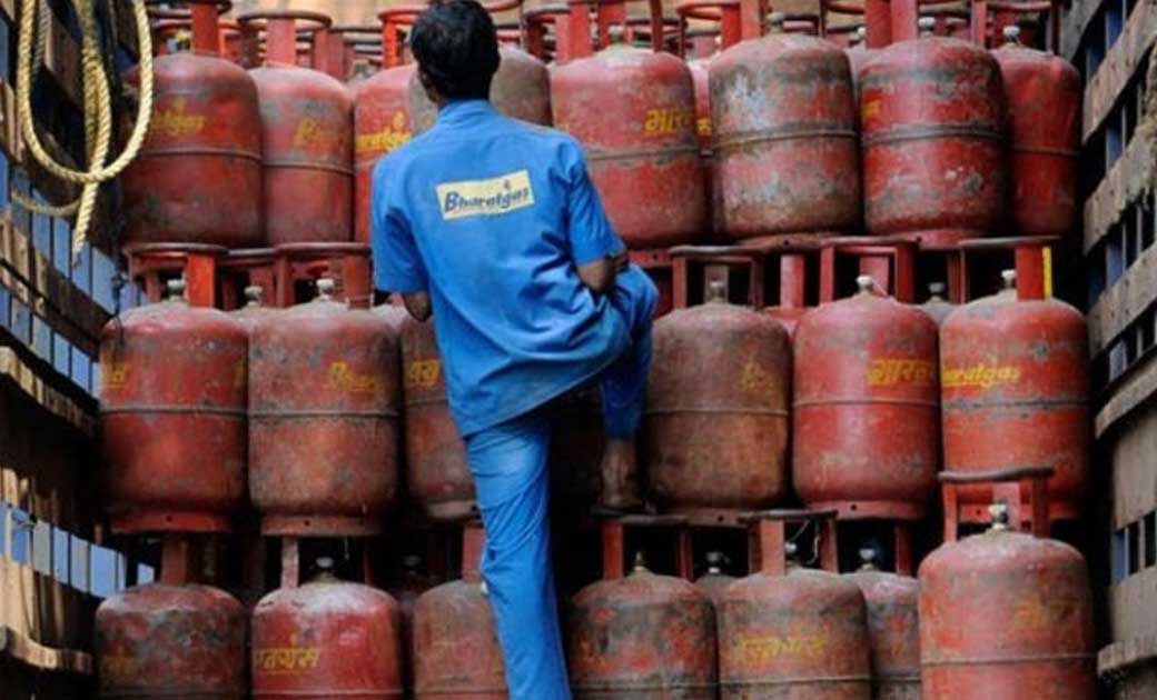 1 नवंबर से बदल जाएगा LPG सिलेंडर की होम डिलीवरी का सिस्टम, ज... - CG Sandesh
