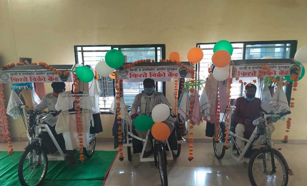 खादी की मोबाइल बिक्री इकाइयों के वितरण अभियान की शुरुआत,  स्... - CG Sandesh