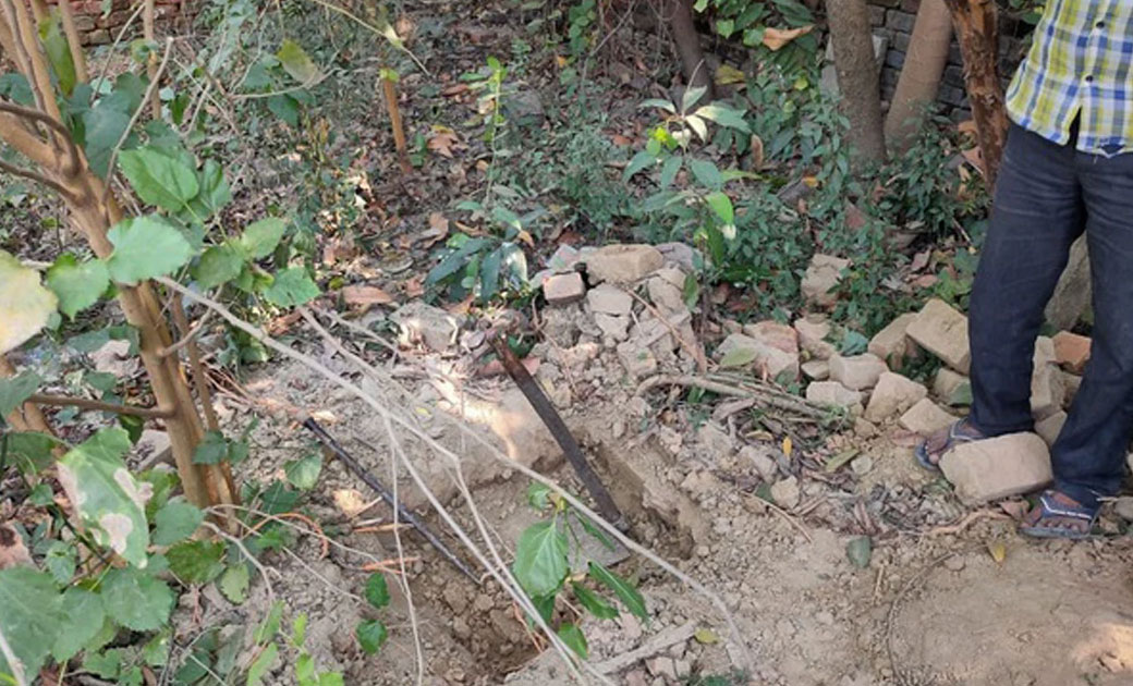 युवक को सपने में दिखा घर में गड़ा सोने से भरा घड़ा, अंधविश्वास... - CG Sandesh