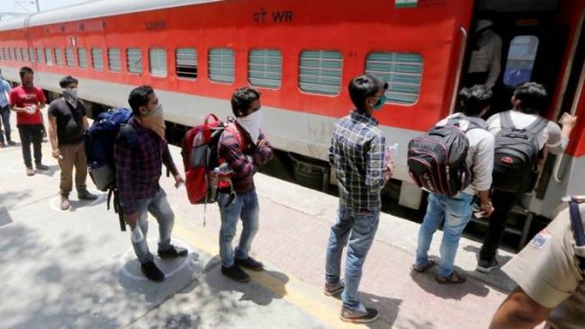 12 मई से ट्रेन चलाने की तैयारी, कल शाम 4 बजे से IRCTC पर होग... - CG Sandesh