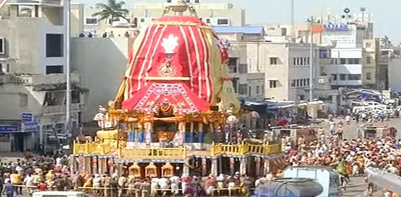 पुरी में धूमधाम से निकली भगवान जगन्‍नाथ की रथयात्रा - CG Sandesh