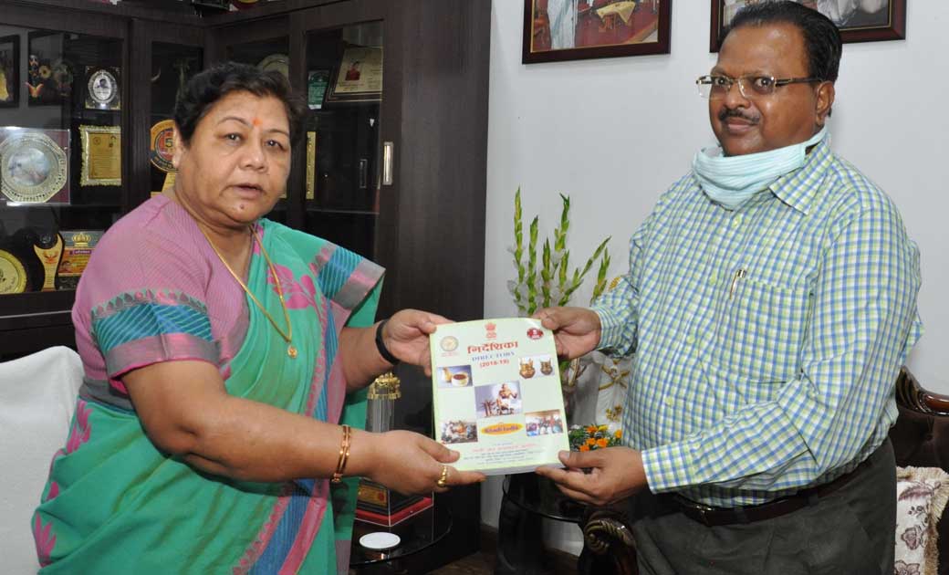  युवा स्वरोजगार से जुड़े, इससे वे स्वयं अपने पैरों पर खड़े हों... - CG Sandesh