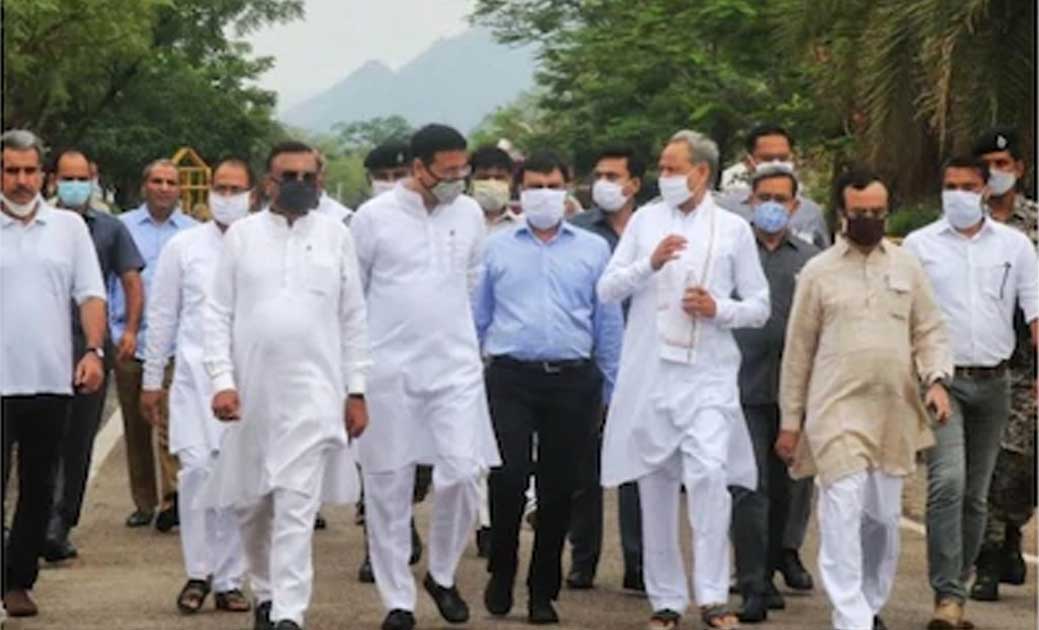 राजस्थान में सड़कों पर उतरी कांग्रेस, जिला मुख्यालयों पर धरन... - CG Sandesh