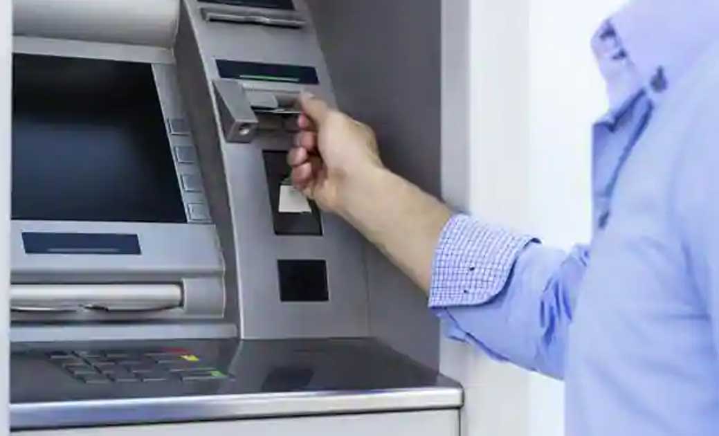 बदल गए हैं SBI ATM से पैसे निकालने के नियम, अब ऐसा करने पर ल... - CG Sandesh