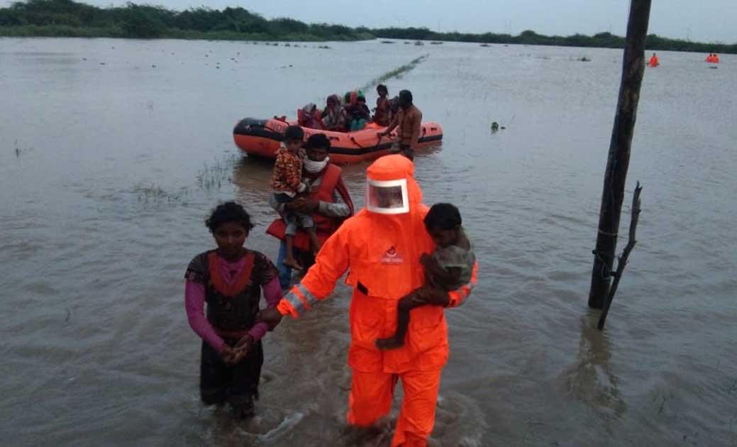  गुजरात, राजस्थान और कर्नाटक बारिश से बेहाल - CG Sandesh