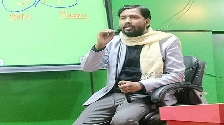 खान सर पर FIR, छात्रों को हंगामा के लिए उकसाने का अरोप - CG Sandesh