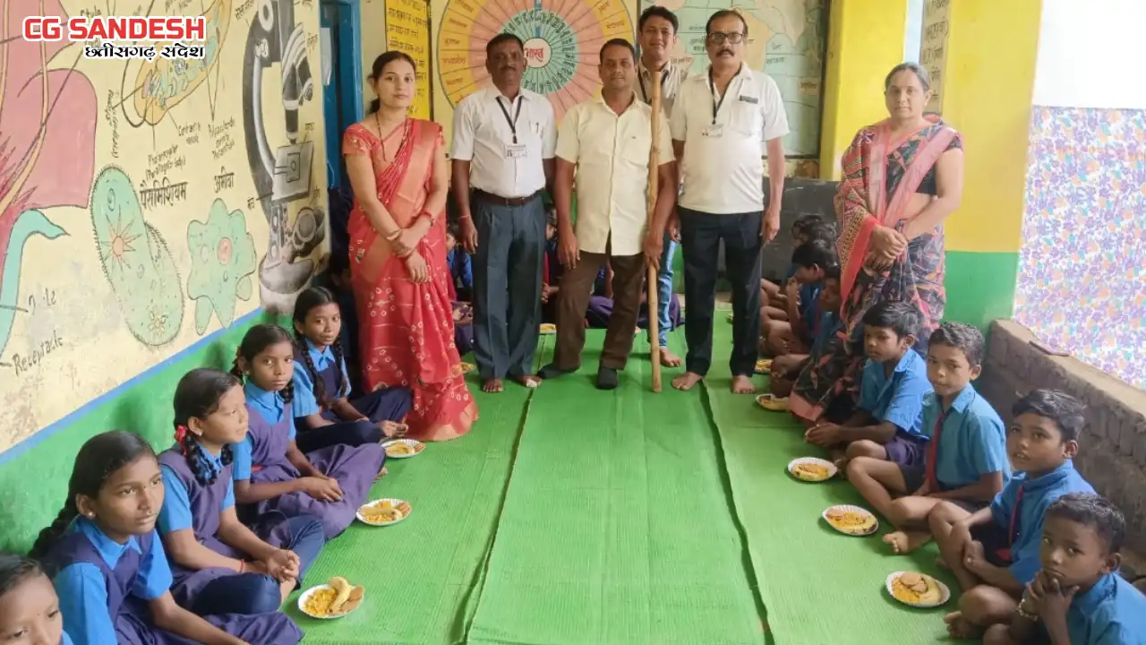 सरायपाली : पाटसेन्द्री में नेवता भोज का आयोजन - CG Sandesh