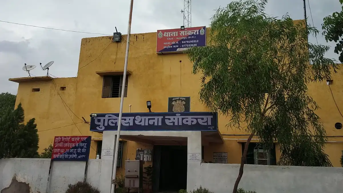 सांकरा में 12 मवेशियों को क्रूरतापूर्वक ओडिशा कत्लखाने ले जा... - CG Sandesh