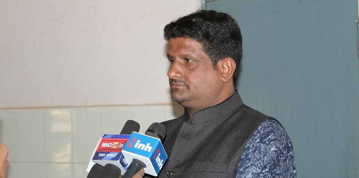 नर्स द्वारा अभद्रा व्यव्हार पर कोई कार्यवाही नहीं की गई निदं... - CG Sandesh