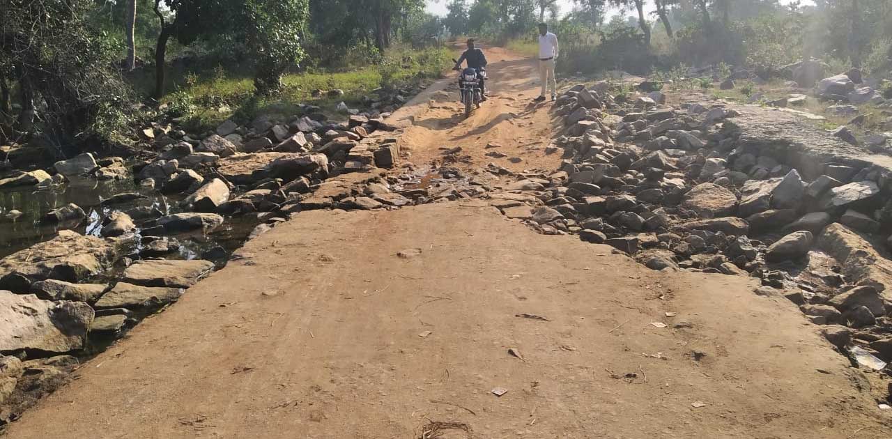 सिरपुर क्षेत्र के केशलडीह बंदोरा तक का मार्ग जर्जर, जर्जर सड़... - CG Sandesh