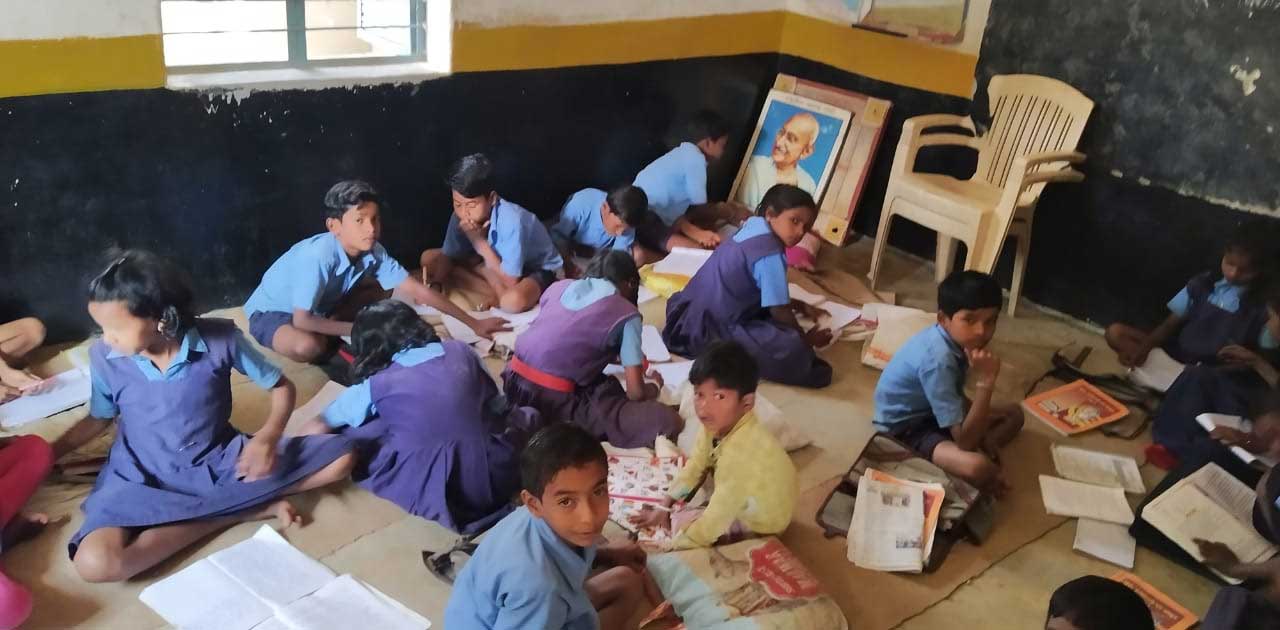 वनांचल क्षेत्र में संचालित हो रहे स्कूलों में पदस्थ शिक्षको ... - CG Sandesh