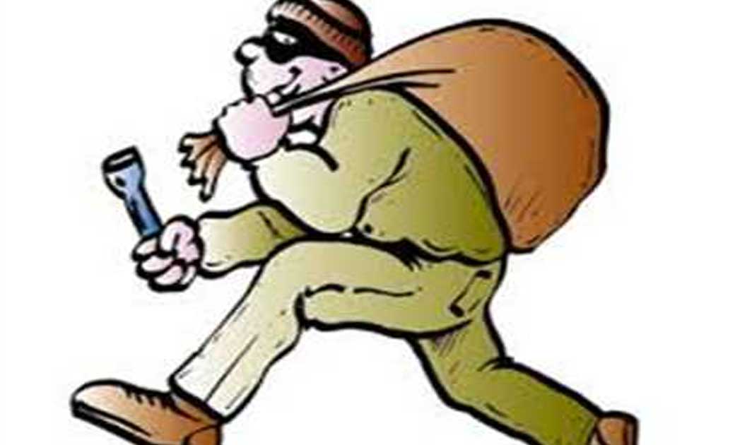 फर्नीचर दुकान से चोरी - CG Sandesh