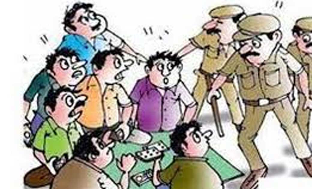ग्राम रिमजी में नाला के पास 04 सटोरिये जुआ खेलते पकडाए.