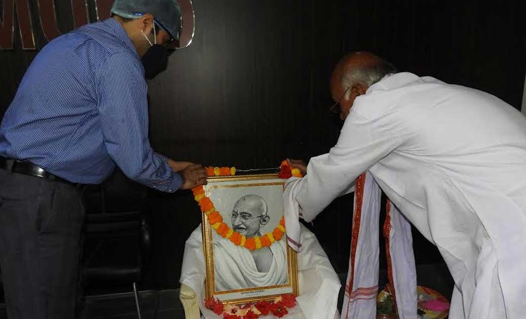 गांधी जयंती: गांधी और उनके सिद्धांतों को याद करते हुए राष्ट्... - CG Sandesh