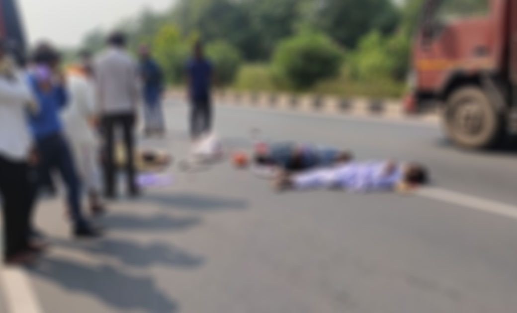 सड़क हादसा में बाप-बेटा के साथ मामा की मौत - CG Sandesh