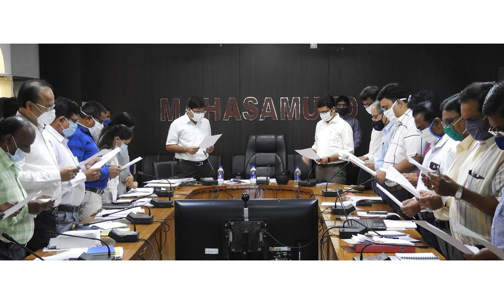 अधिकारियों-कर्मचारियों ने सतर्कता जागरूकता की ली शपथ - CG Sandesh