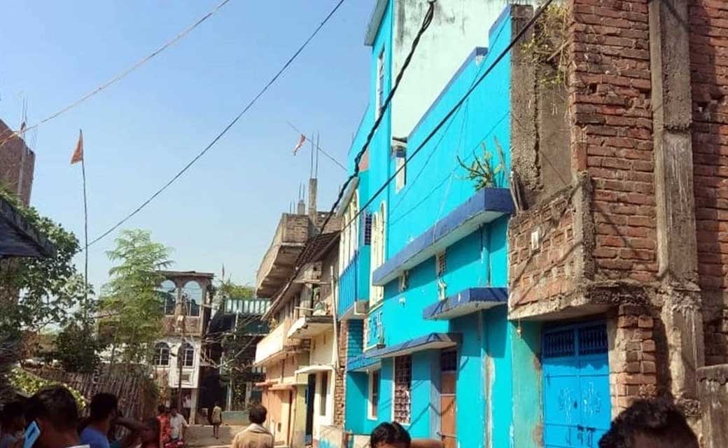 होश उड़ा देने वाली घटना, महिला ने अपने दो मंजिला मकान के ऊपर... - CG Sandesh