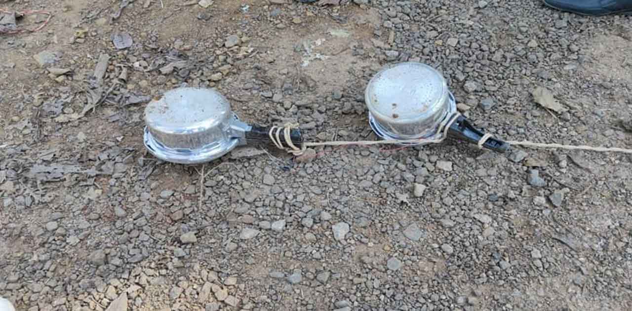 बीएसएफ टीम ने बरामद किए तीन किलो के दो आईडी बम, किया निष्क्रिय