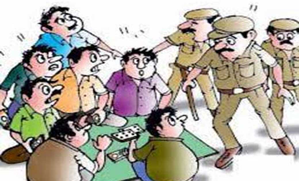बसना : गौरटेक में 3 लोगो को जुआ खेलते पुलिस ने पकड़ा. - CG Sandesh