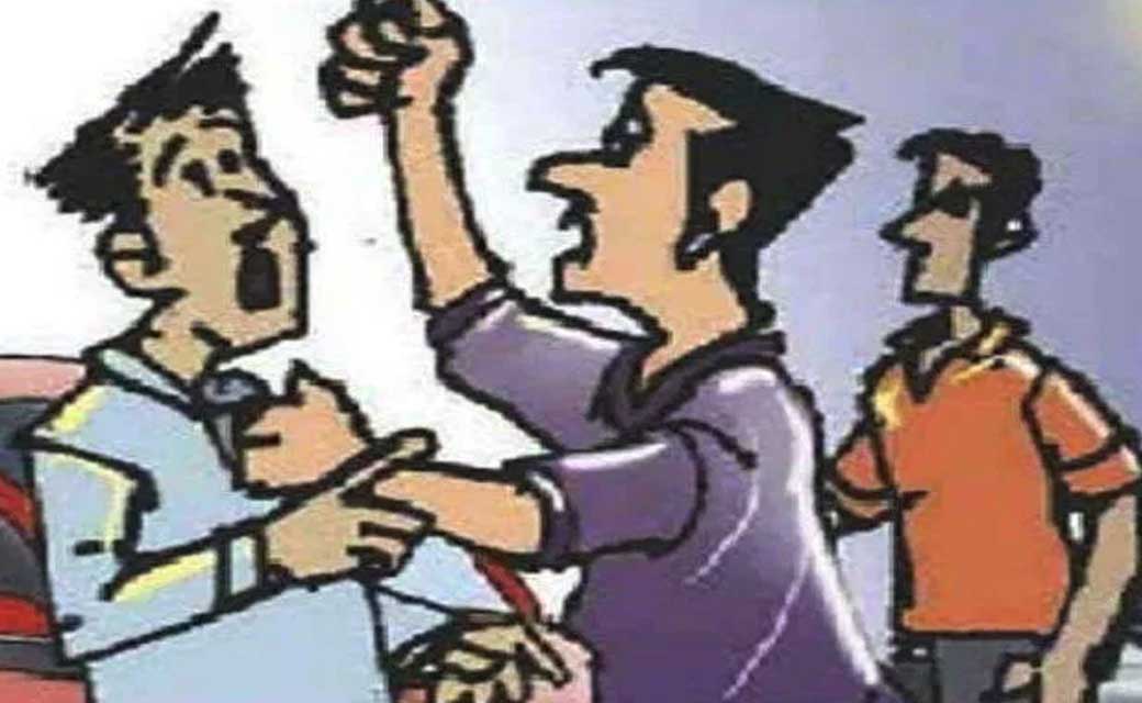 महासमुंद : हम लोगो को गाली देता है कहकर की मारपीट. 