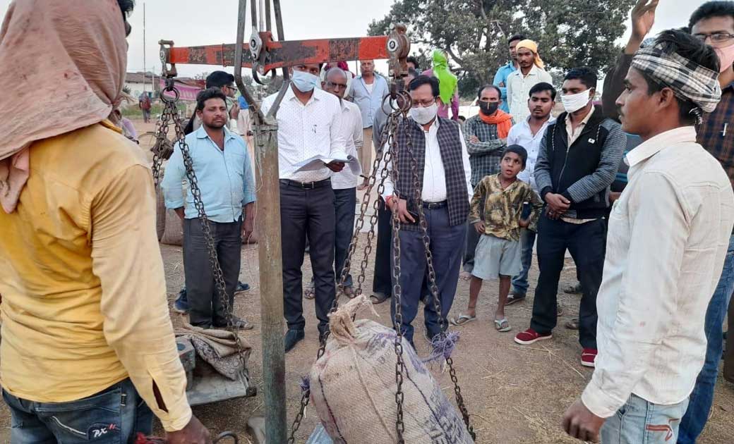 महासमुंद ज़िले के धान उपार्जन केंद्रों में चालू हुआ उठाव  : ... - CG Sandesh