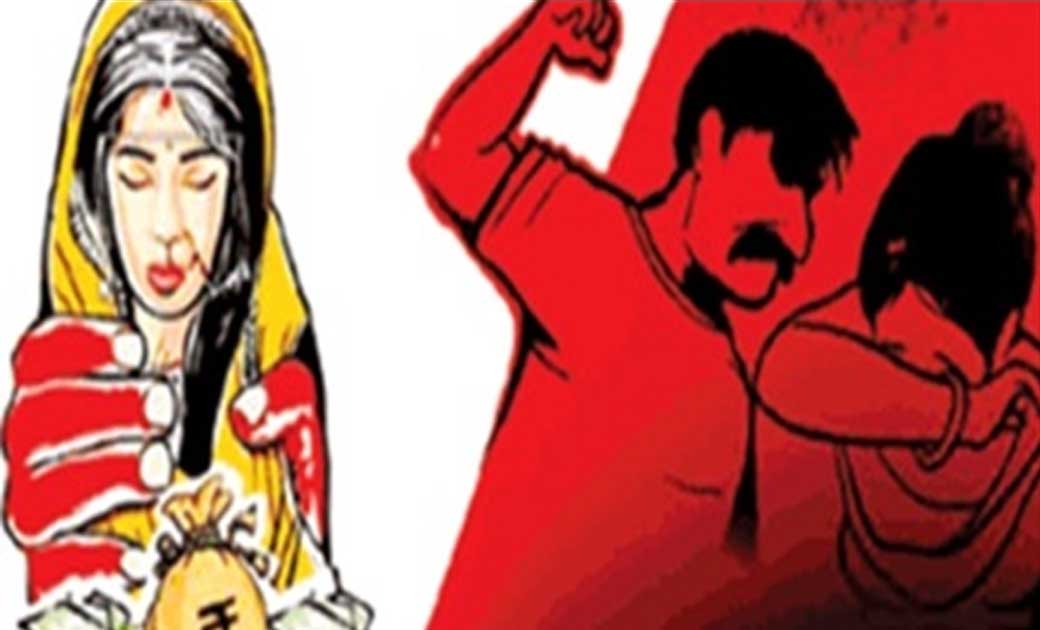 बसना : कर्जा चुकाना कहकर पति ने  पत्नी से मांगे ढाई लाख रूपय... - CG Sandesh