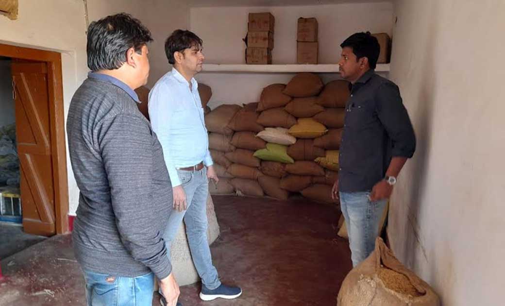 महासमुंद  : अवैध रूप से धान का भंडारण करने वाले तीन  लोगों प... - CG Sandesh