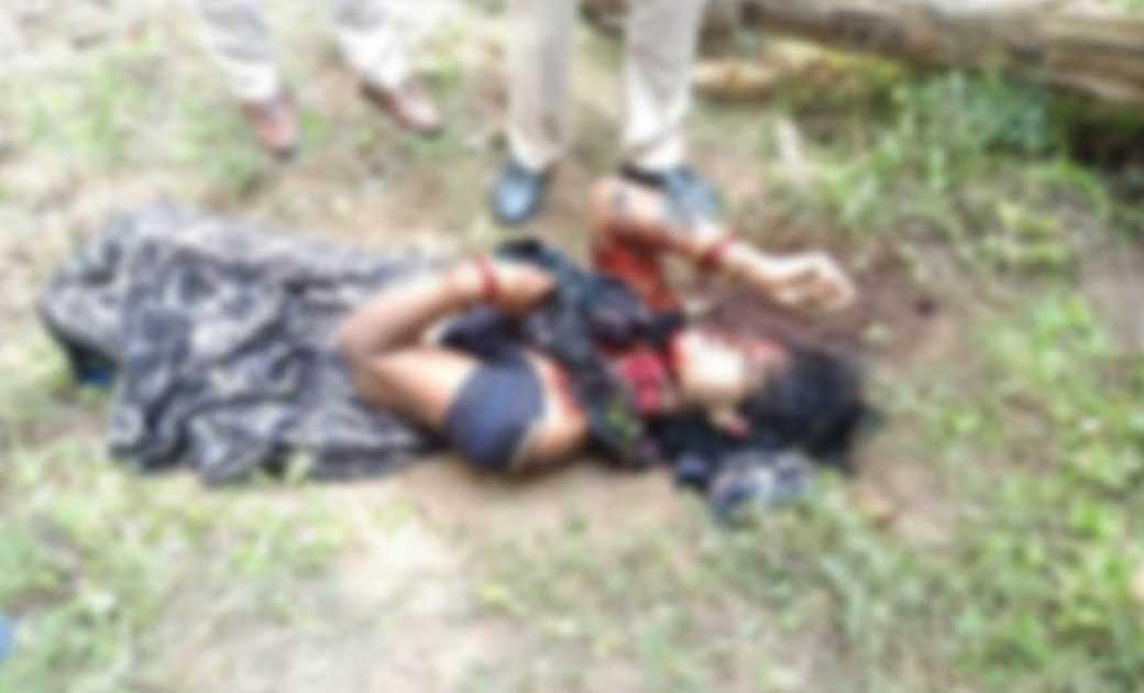 पिकनिक स्पॉट पर मिला महिला का शव...चाकू से गला काटकर हत्या फिर लाश को जलाने की कोशिश.... शराब की बोतल और चाकू भी बरामद...