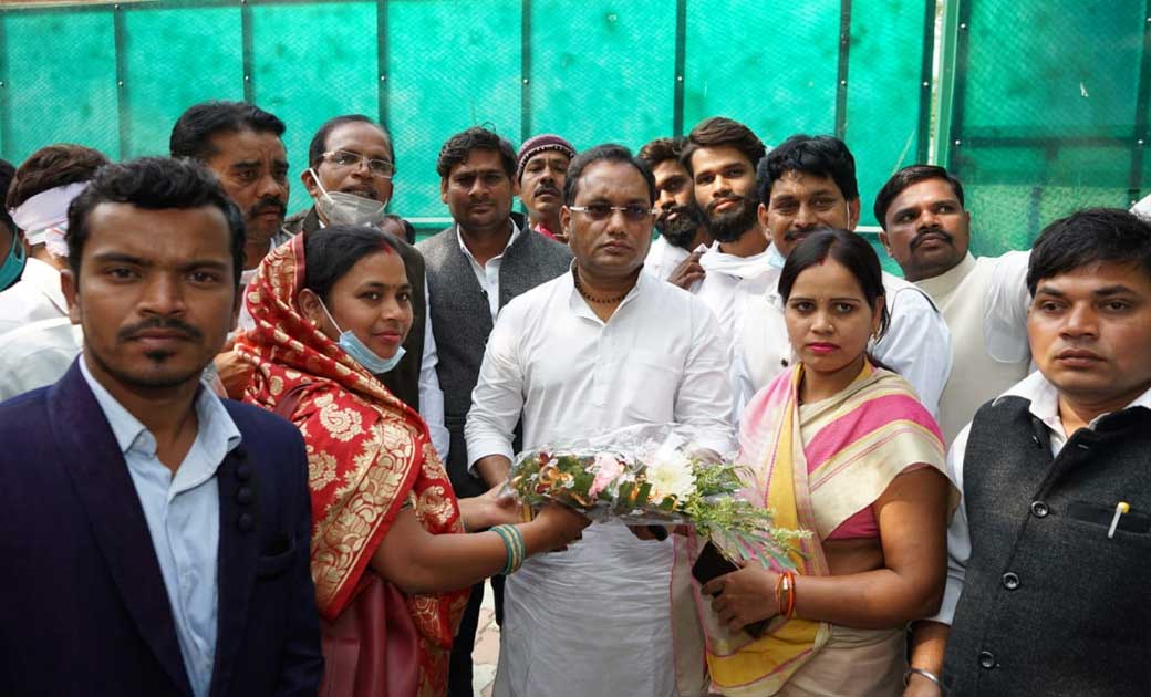 महासमुंद : समाज के प्रमुखों ने केबिनेट मंत्री छग शासन गुरु र... - CG Sandesh