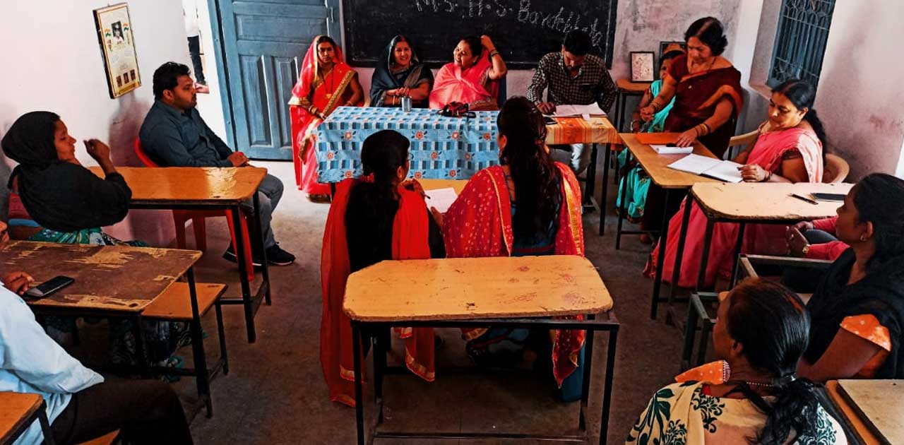 हाईस्कूल बरदेभाटा में पालक बालक सम्मेलन