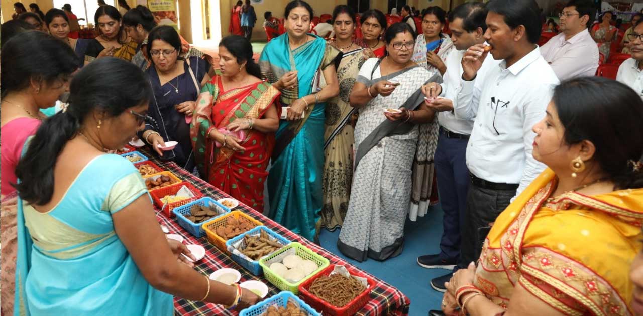 महिलाओं को सोच बदलकर सजग एवं सतर्कतापूर्वक कार्य करने की अवश्यकता है-खिलेश्वरी किरण