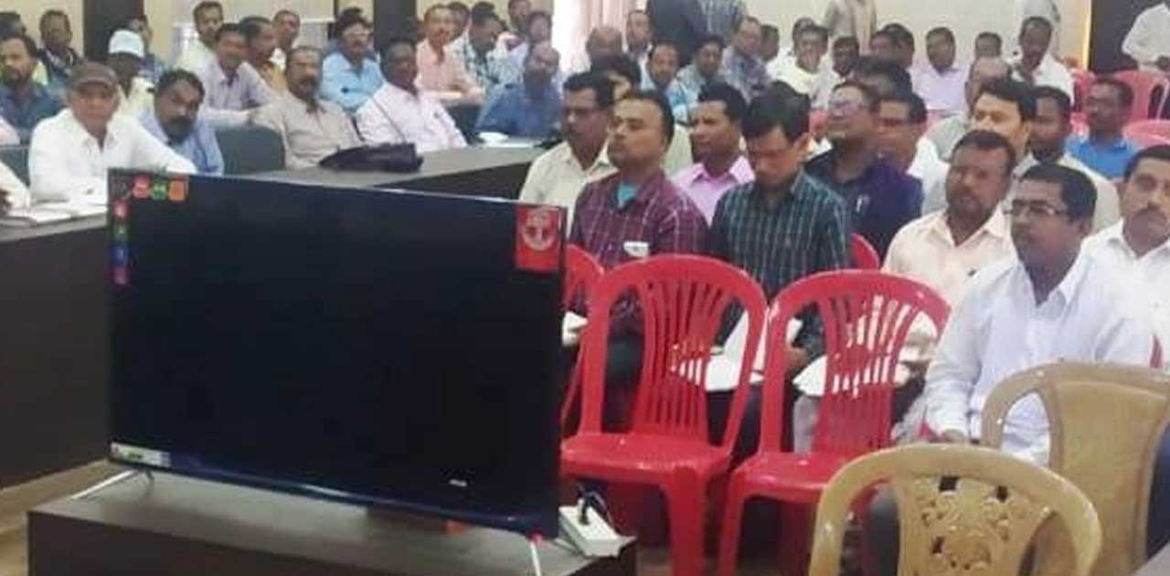 बच्चों को अच्छा भोजन के साथ अच्छा माहौल भी दें- कलेक्टर