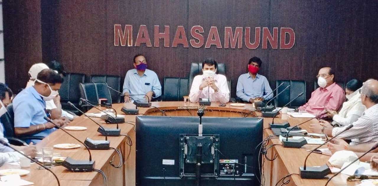 नवपदस्थ कलेक्टर  कार्तिकेया गोयल मीडिया प्रतिनिधियों से हुए ... - CG Sandesh