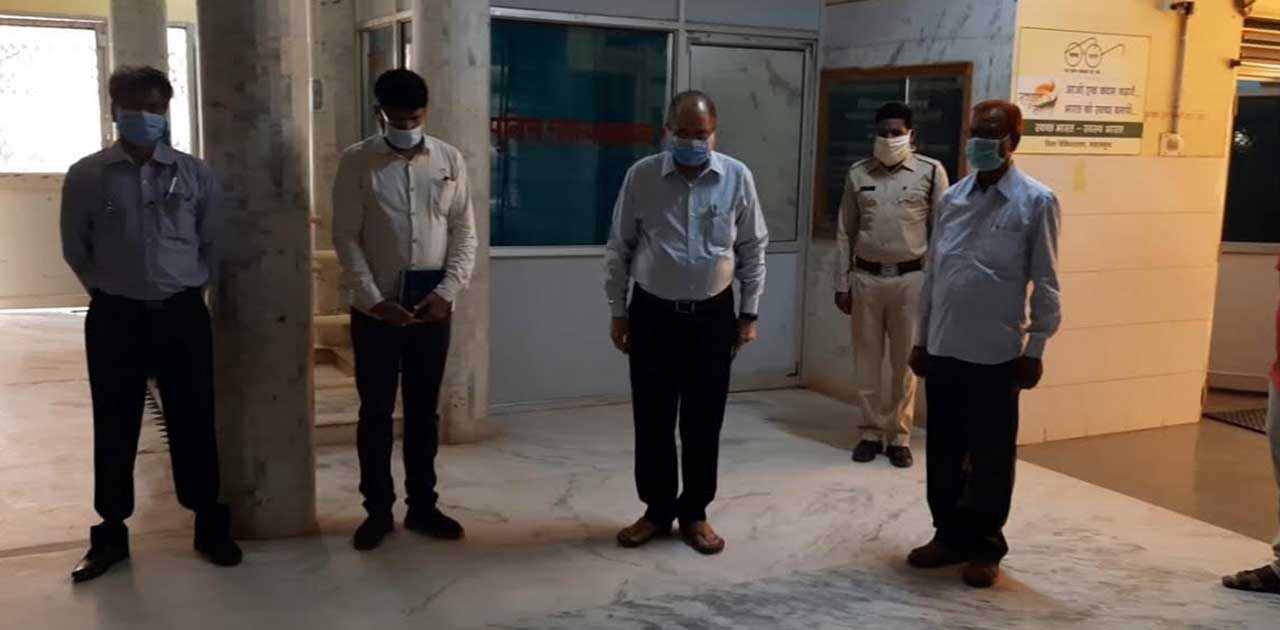 झीरम घाटी की नक्सली हिंसा के शिकार हुए लोगों को स्वास्थ्य अम... - CG Sandesh
