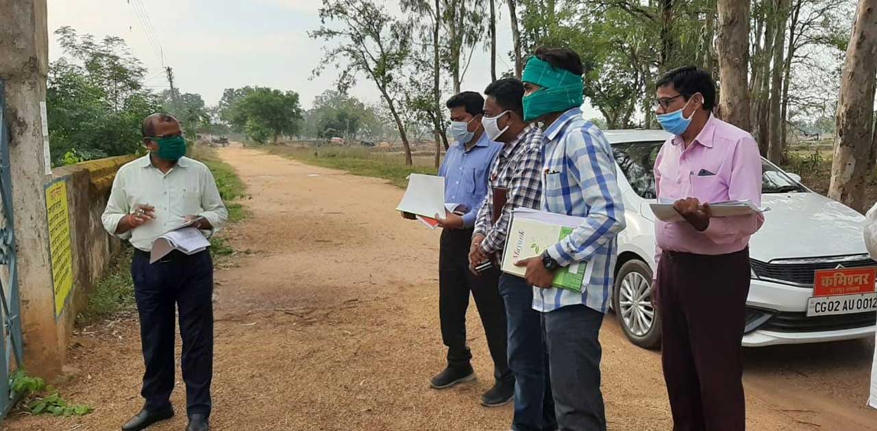 संभागायुक्त श्री चुरेन्द्र ने पिथौरा एवं बसना क्षेत्र में बन... - CG Sandesh