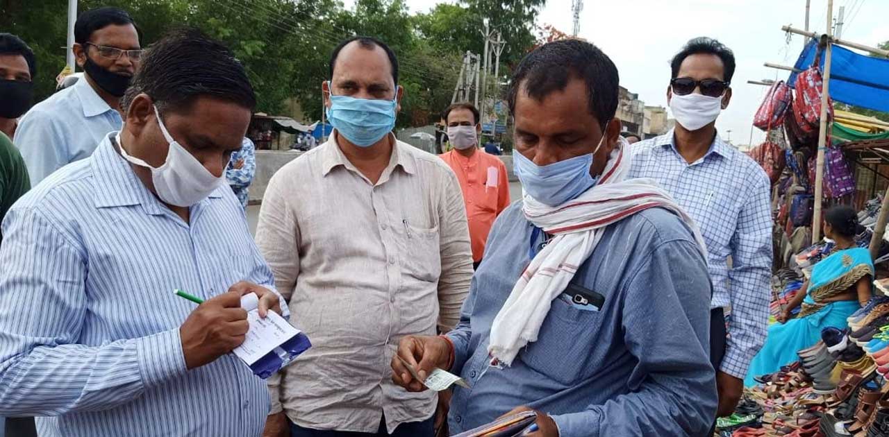 प्रतिबंधित पाॅलिथीन कैरी बैग के उपयोग एवं बिना माॅस्क पहनें ... - CG Sandesh
