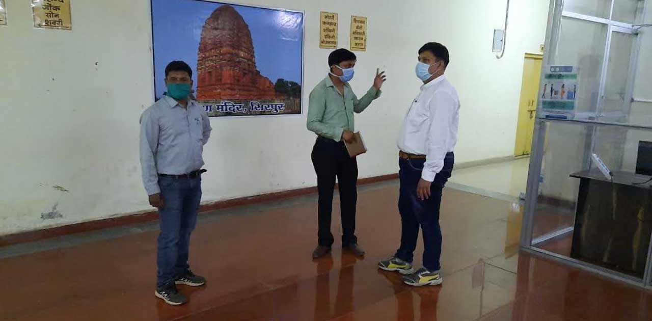 राज्य से आए अधिकारियों ने लिया जायजा, कोरोना टेस्टिंग के लिए... - CG Sandesh
