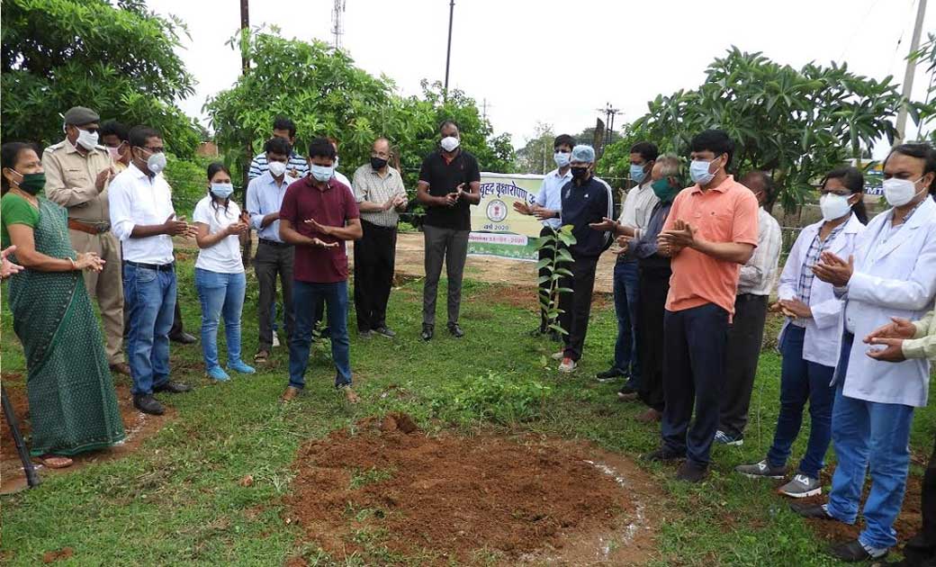 कलेक्टर, पुलिस अधीक्षक, जिला पंचायत के सी.ई.ओ. एवं डी.एफ.ओ. ... - CG Sandesh