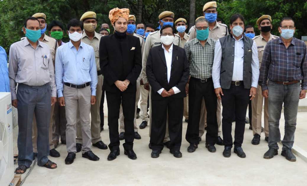 महासमुंद : कलेक्टर गोयल ने किया ध्वजारोहण. - CG Sandesh