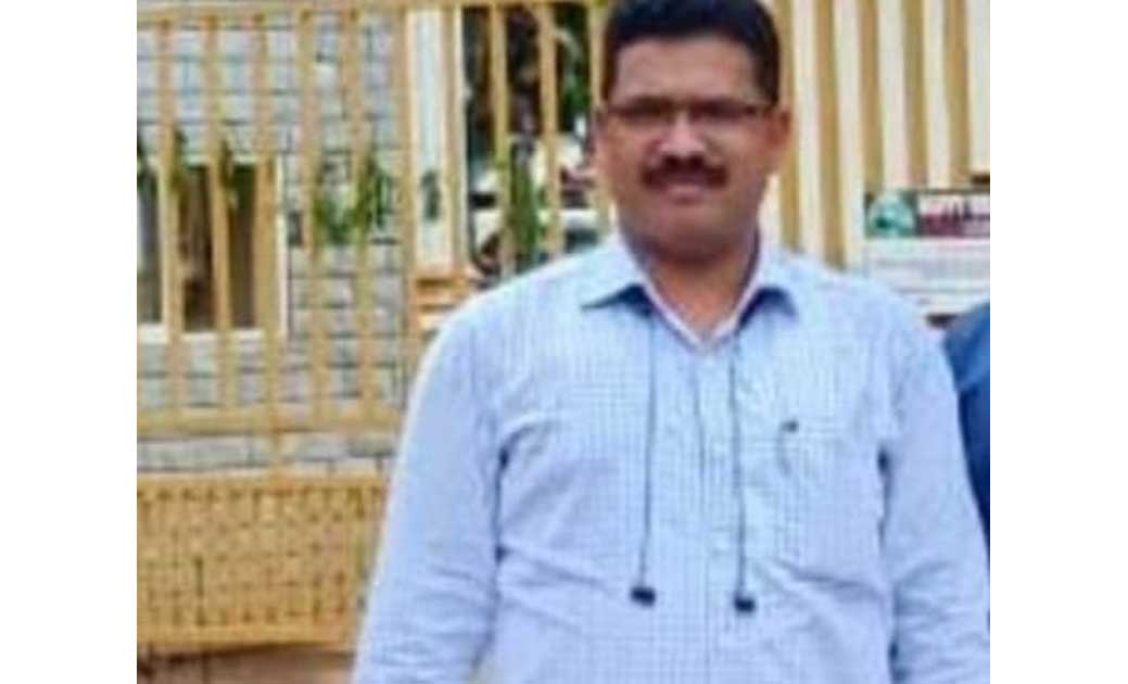 अपने अधीनस्थ कर्मचारियों को बात बात में वेतन रोकने की धमकी देने वाले कृषि विभाग के उपसंचालक ललित मोहन भगत ने बिना टेंडर, बिना अनुमति के आचार संहिता के दौरान  सरकारी खजाने से 16 लाख रुपये उड़ा डाले..?  जानें पूरा मामला...