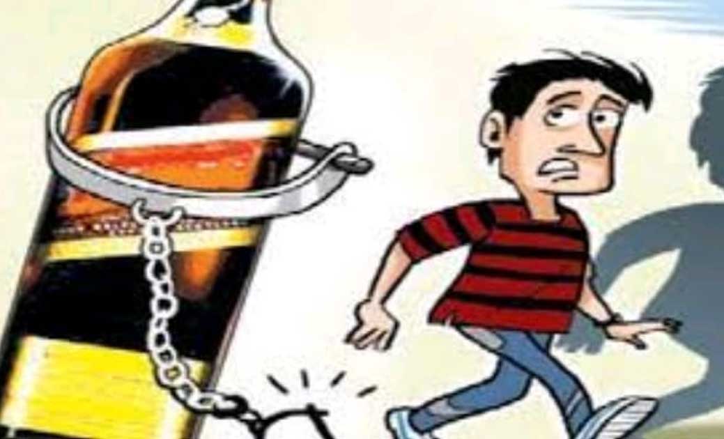 दो आरोपियों से अवैध शराब जप्त - CG Sandesh