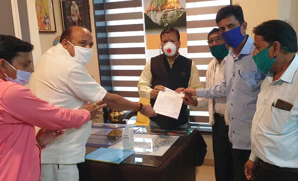कोरोना वारियर्स के सम्मान में हुई अनियमितता से कर्मचारी संघ ... - CG Sandesh