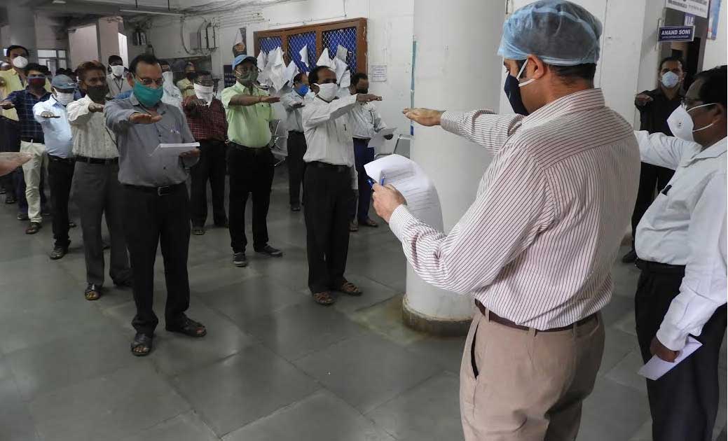 पूर्व प्रधानमंत्री राजीव गांधी की जयंती पर कलेक्टर ने अधिकार... - CG Sandesh