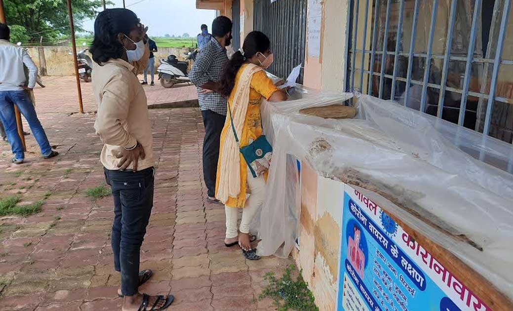 स्वास्थ्य मेगा शिविर में लोगों के स्वास्थ्य का किया गया परीक... - CG Sandesh